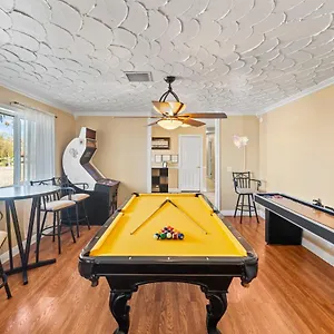 Spacious Desert Getaway! 1-story, 5br, 3 Master Suites, Casita, Pool, Ev, Game Holiday home Henderson