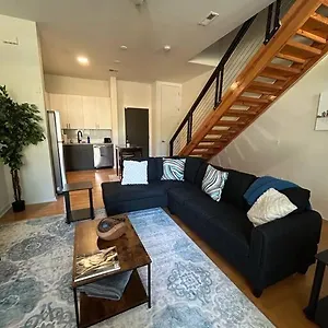 1 Bedroom Townhouse Studio In Uptown Apartment
