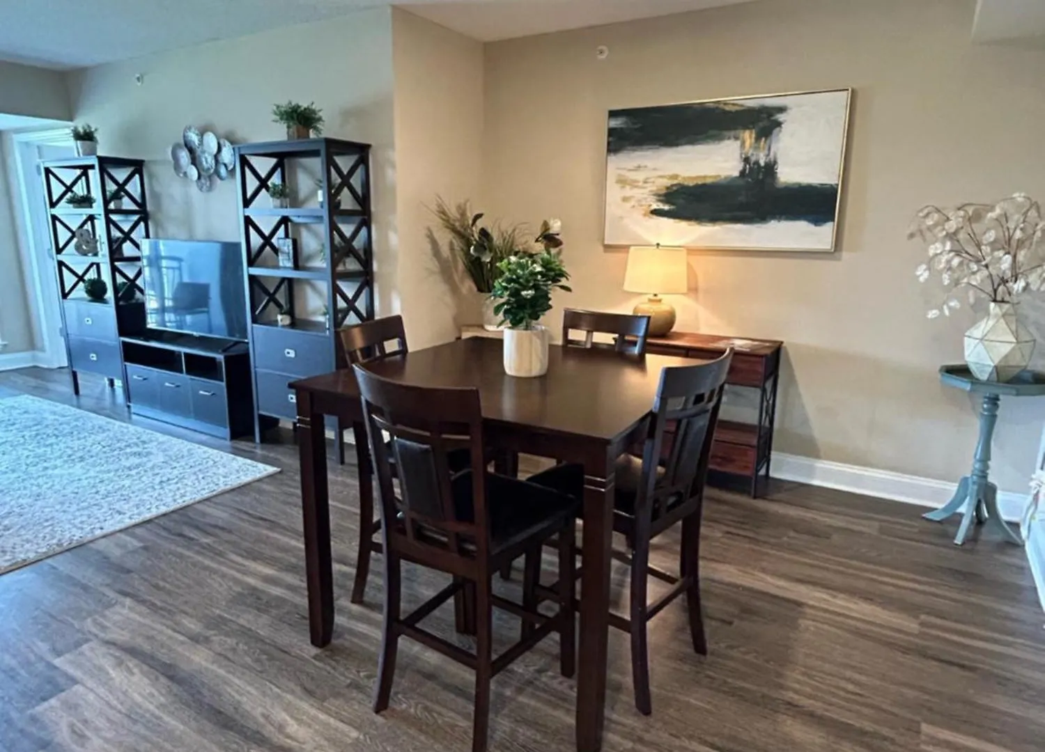 Spacious 2 Bedroom 2 Bathroom Apartment With Balcony In Uptown Charlotte! City Views & Free Parking!